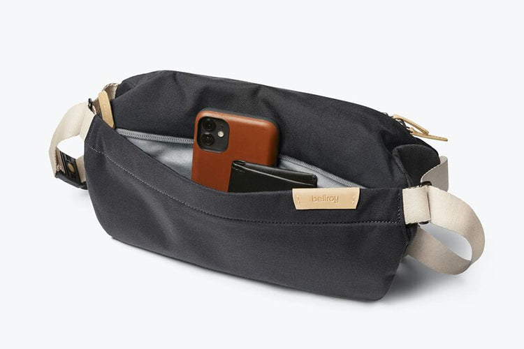 Bellroy | SLING 單肩隨行包 7L Charcoal 木炭色