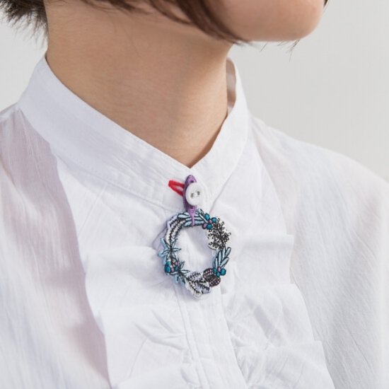 Orange Tokyo | Button Hook - 花圈