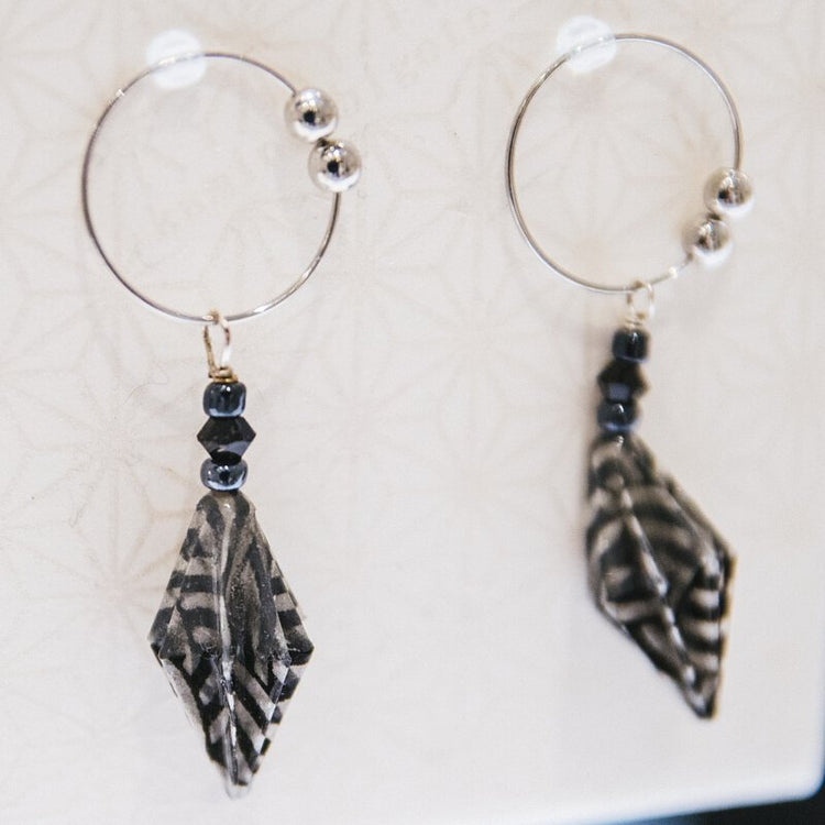 家田紙工 | Star夾式耳環 四海波紋(黑色)